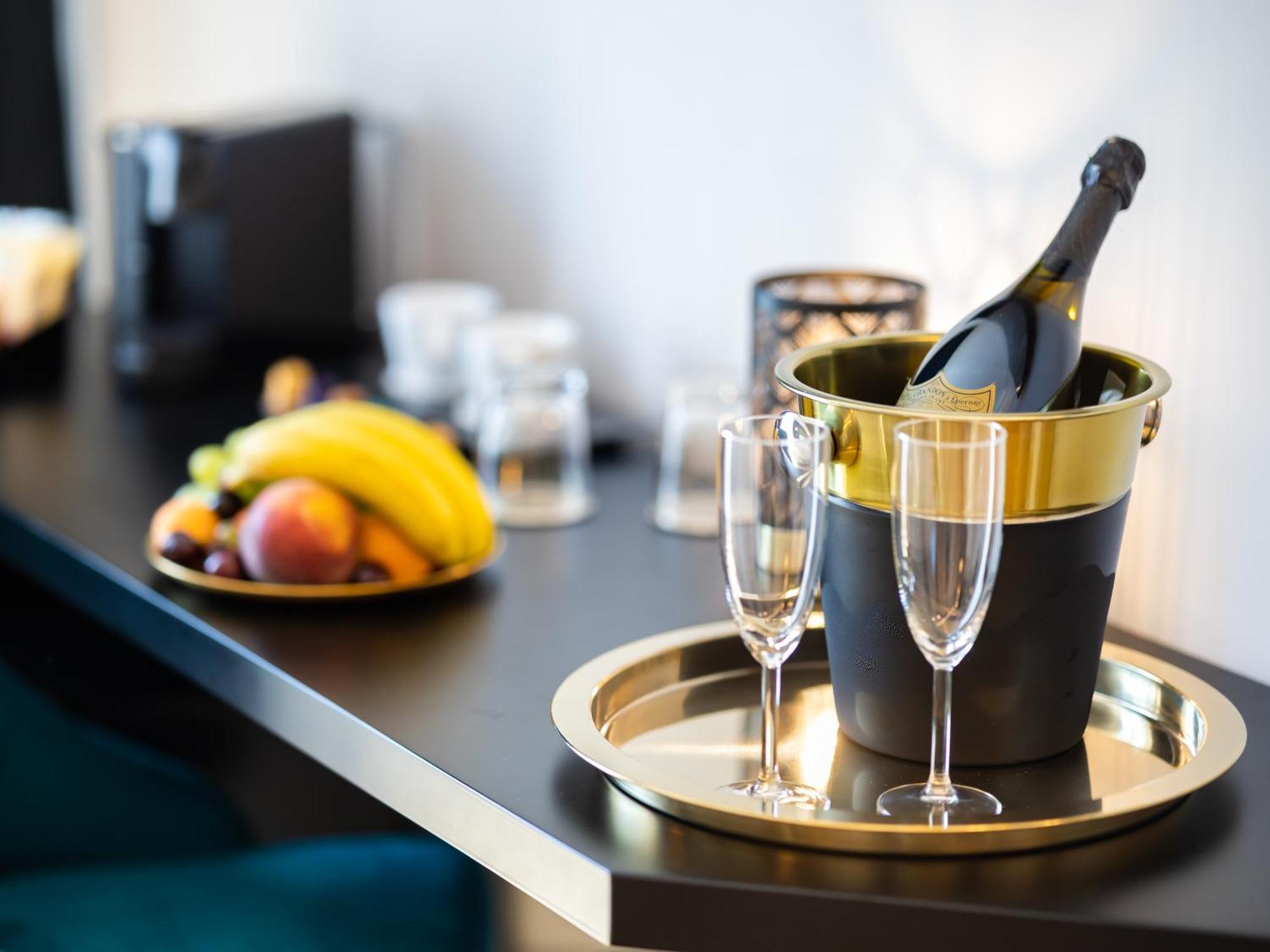 Отель Regola Luxury Relais Рим Экстерьер фото